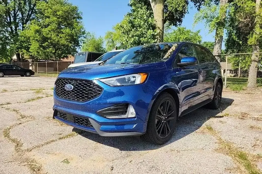 2022 Ford Edge ST photo 1