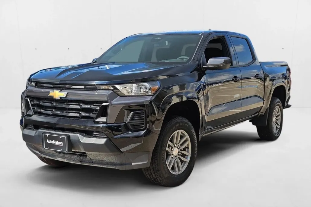 2026 Chevrolet Colorado LT photo 1