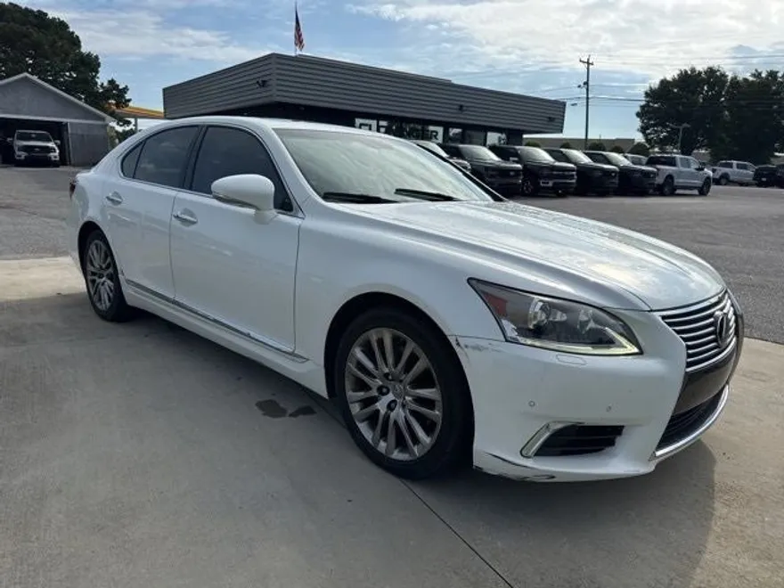 2013 Lexus LS 460 photo 1