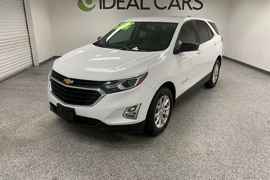 2020 Chevrolet Equinox LS photo 1