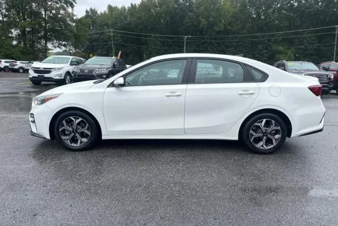 2021 Kia Forte FE photo 3