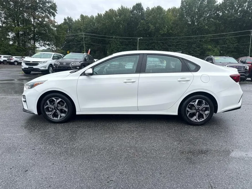 2021 Kia Forte FE photo 3
