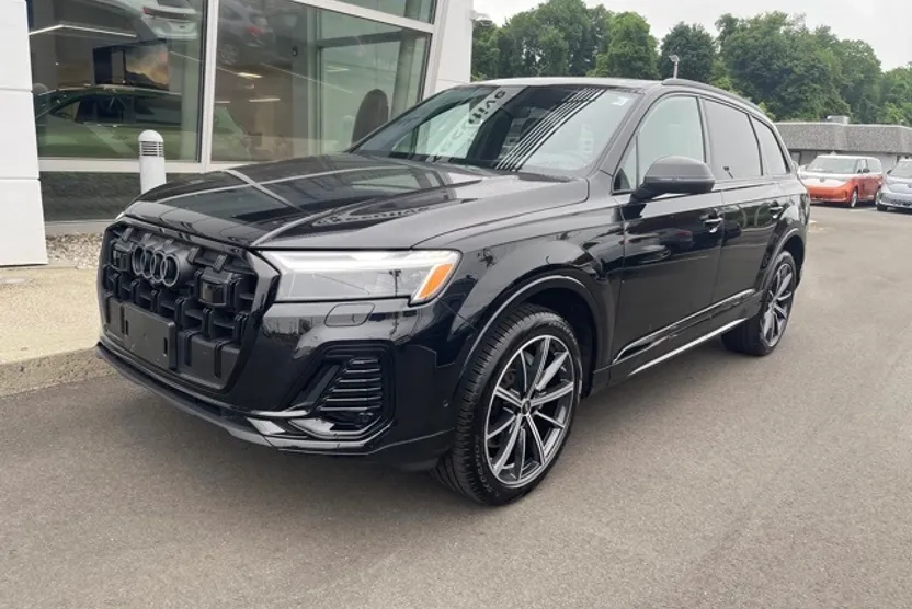 2025 Audi Q7 45 Premium Plus photo 1