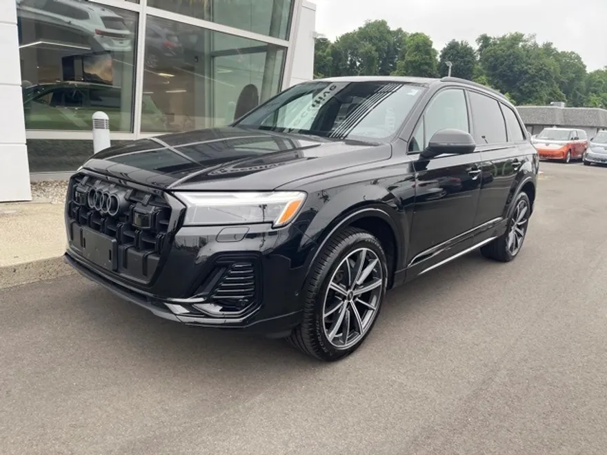 2025 Audi Q7 45 Premium Plus photo 1
