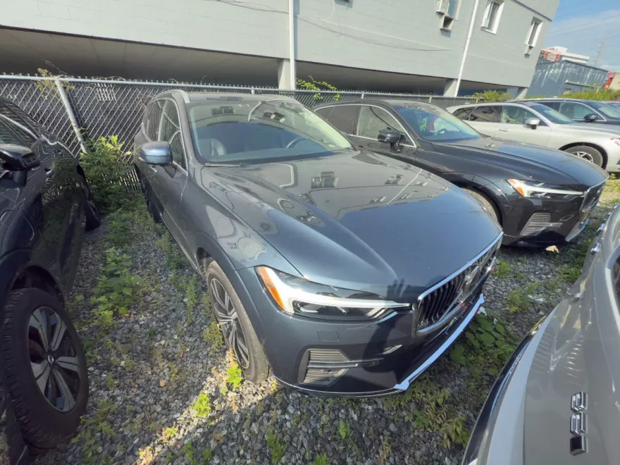 2022 Volvo XC60 B5 Inscription photo 1