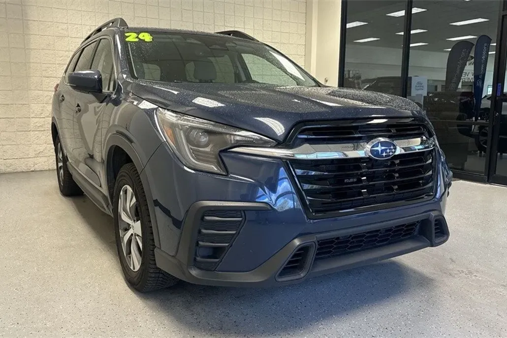 2024 Subaru Ascent Premium photo 1