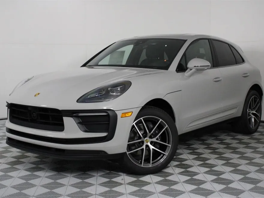 2026 Porsche Macan T photo 1