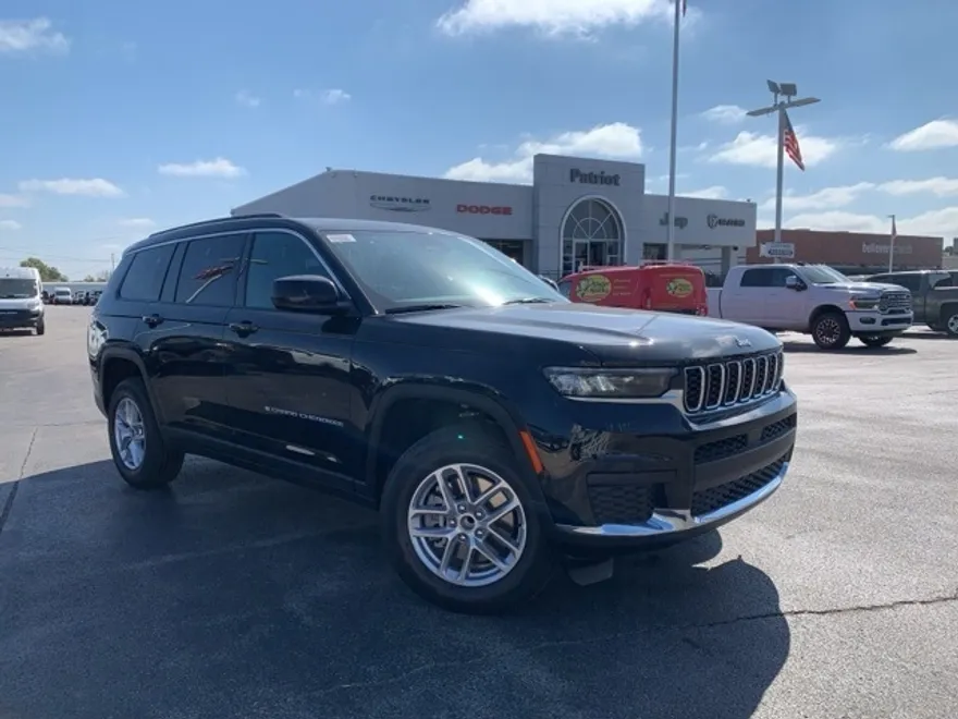 2025 Jeep Grand Cherokee Laredo photo 1