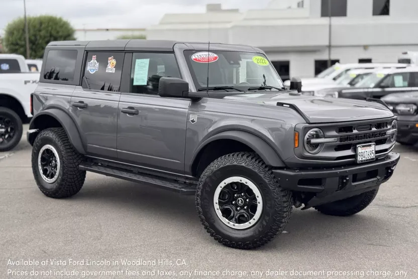 2022 Ford Bronco Base photo 1