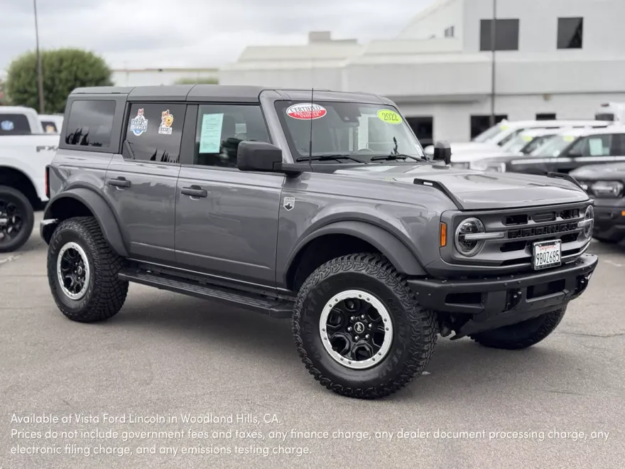 2022 Ford Bronco Base photo 1