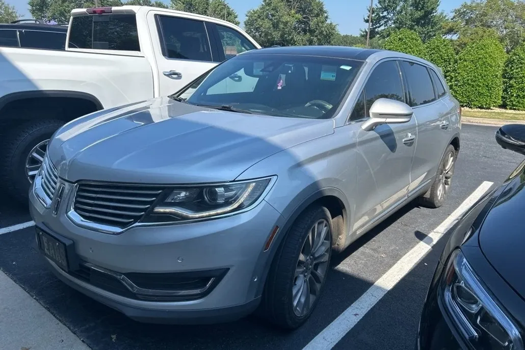 2016 Lincoln MKX Reserve photo 1