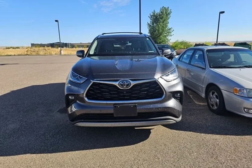 2021 Toyota Highlander Hybrid Platinum photo 1