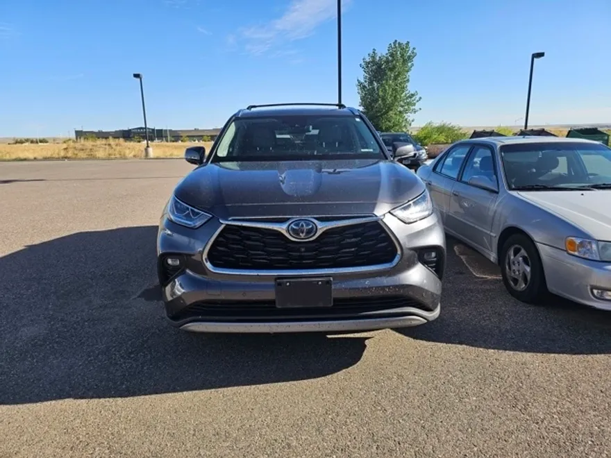 2021 Toyota Highlander Hybrid Platinum photo 1