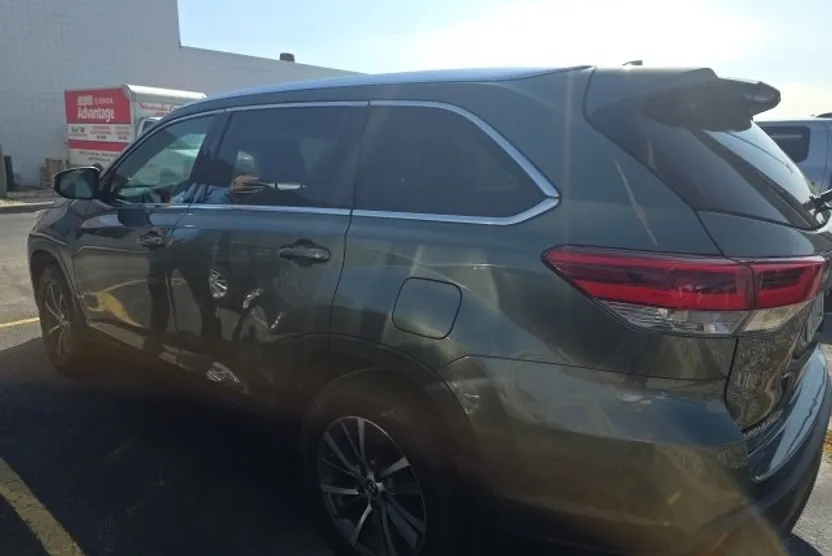 2019 Toyota Highlander XLE photo 1