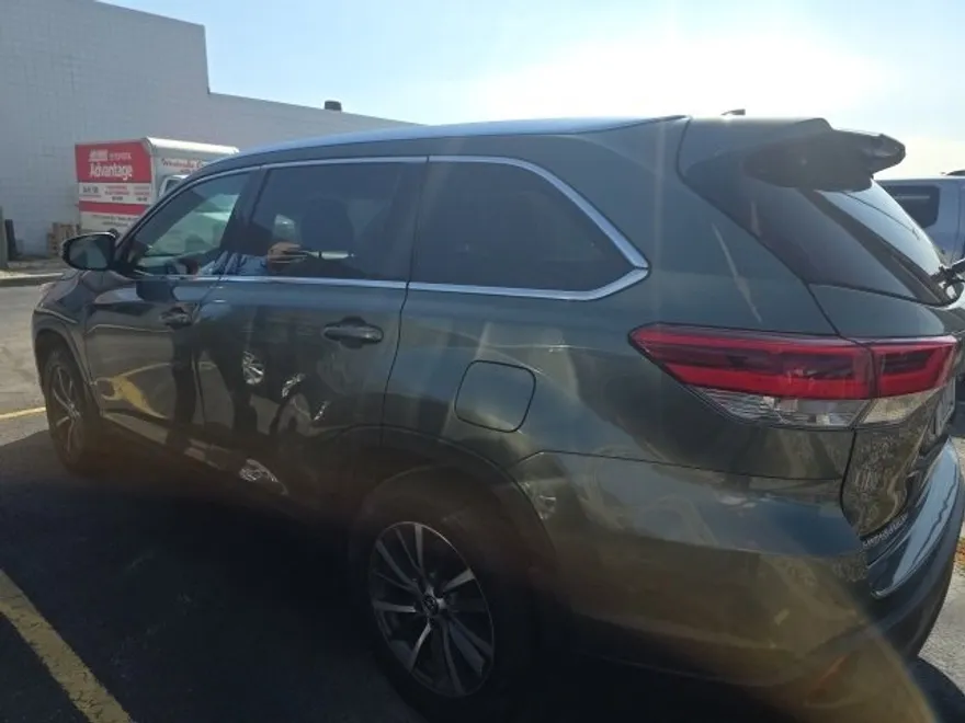 2019 Toyota Highlander XLE photo 1