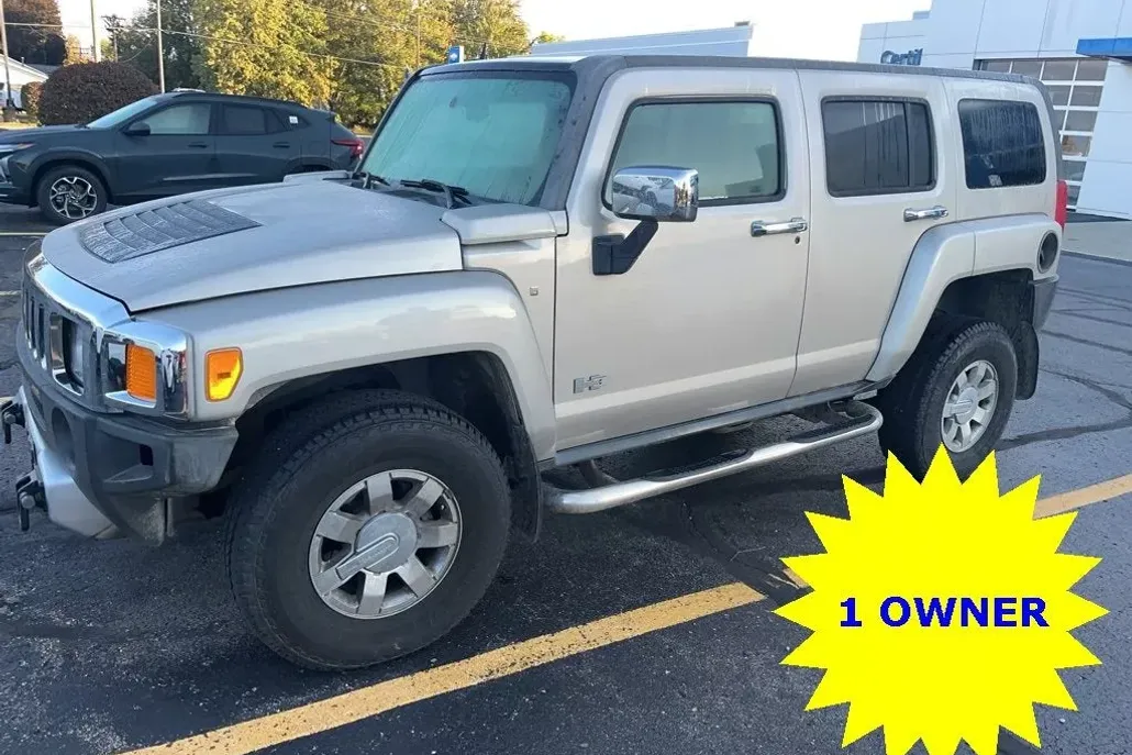2009 Hummer H3 1/2 Ton photo 1