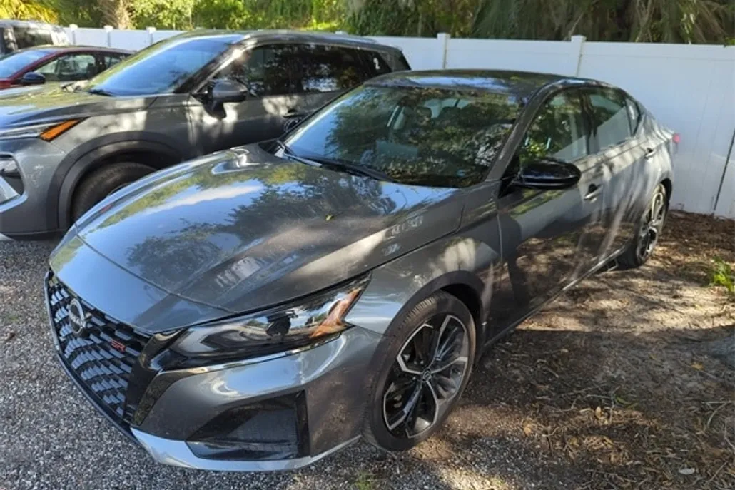 2024 Nissan Altima 2.5 SR photo 1