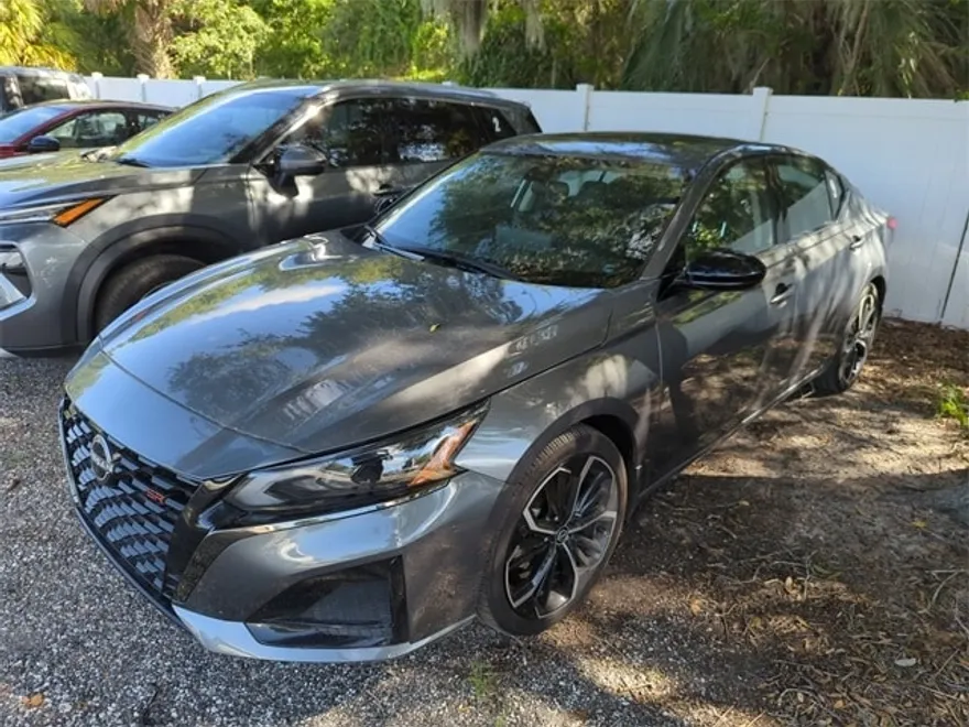 2024 Nissan Altima 2.5 SR photo 1