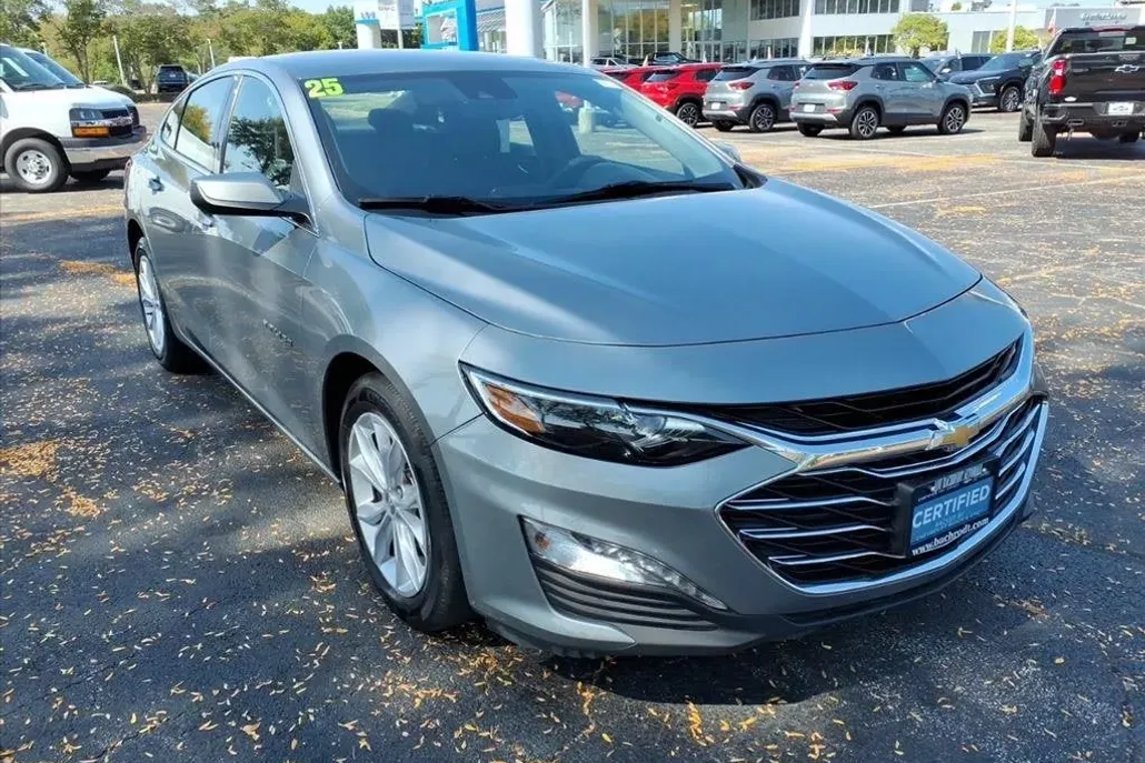2025 Chevrolet Malibu 1LT photo 1