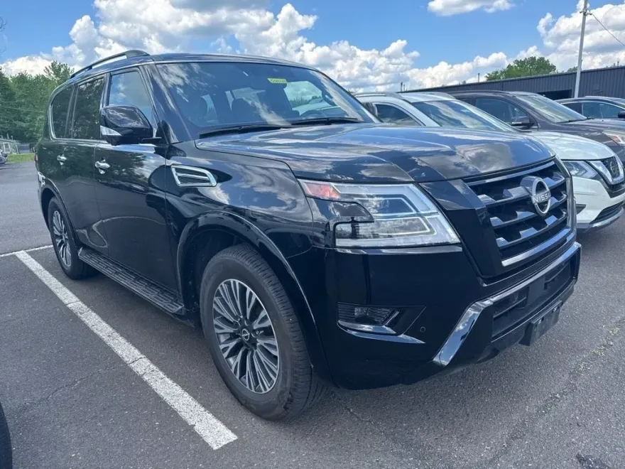 2023 Nissan Armada SL photo 1