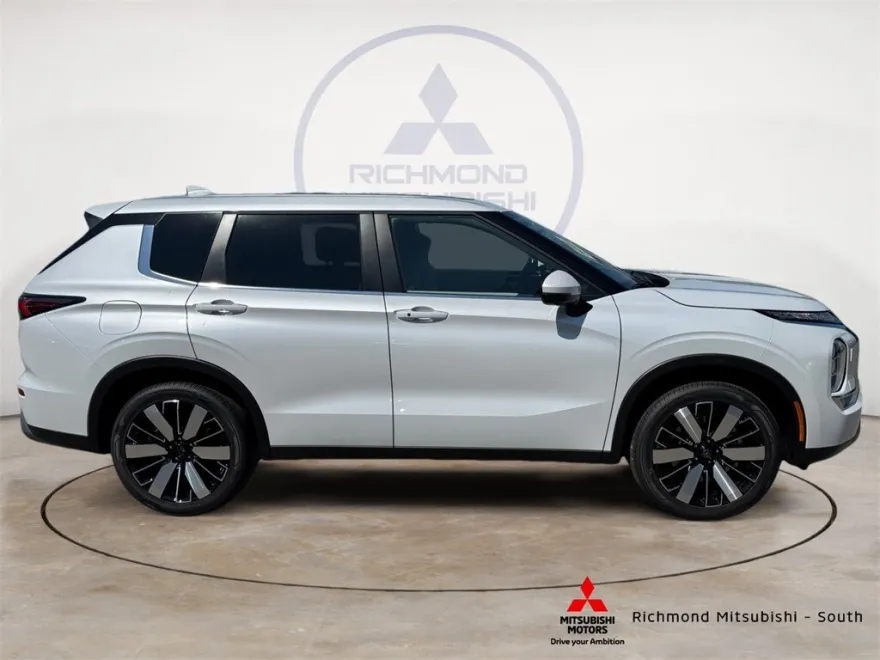 2025 Mitsubishi Outlander SE Ralliart photo 1
