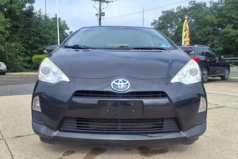 2014 Toyota Prius C Four photo 1