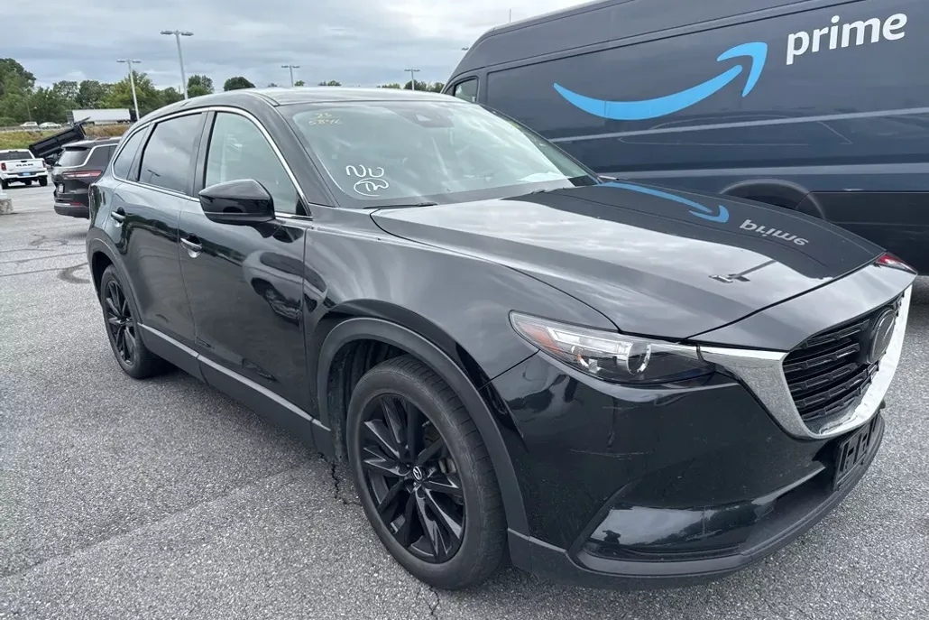 2023 Mazda CX-9 Touring photo 1