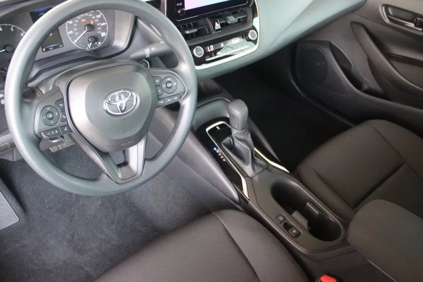 2026 Toyota Corolla LE photo 1