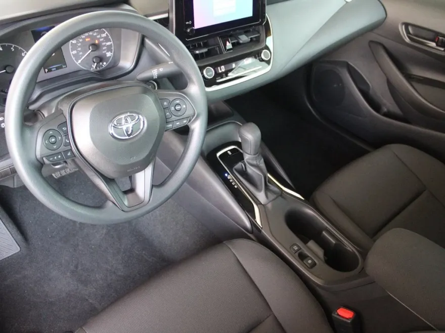 2026 Toyota Corolla LE photo 1
