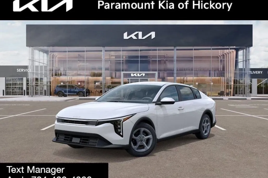 2025 Kia K4 LXS photo 1