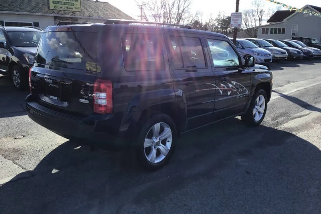 2016 Jeep Patriot Latitude photo 1
