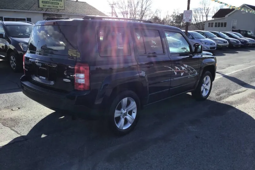 2016 Jeep Patriot Latitude photo 1