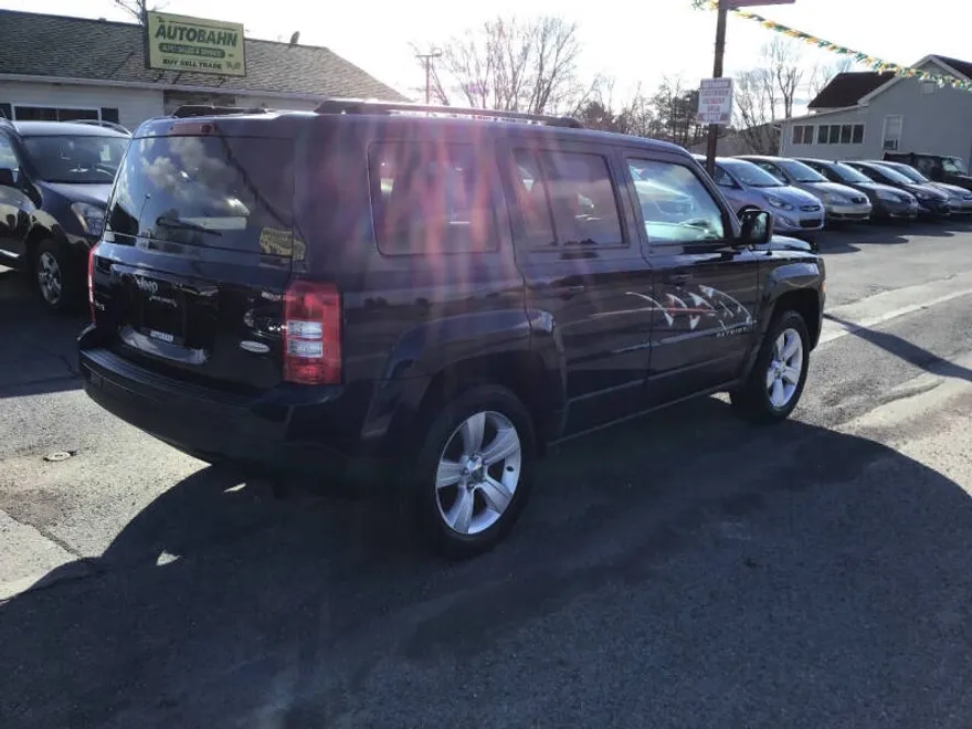 2016 Jeep Patriot Latitude photo 1