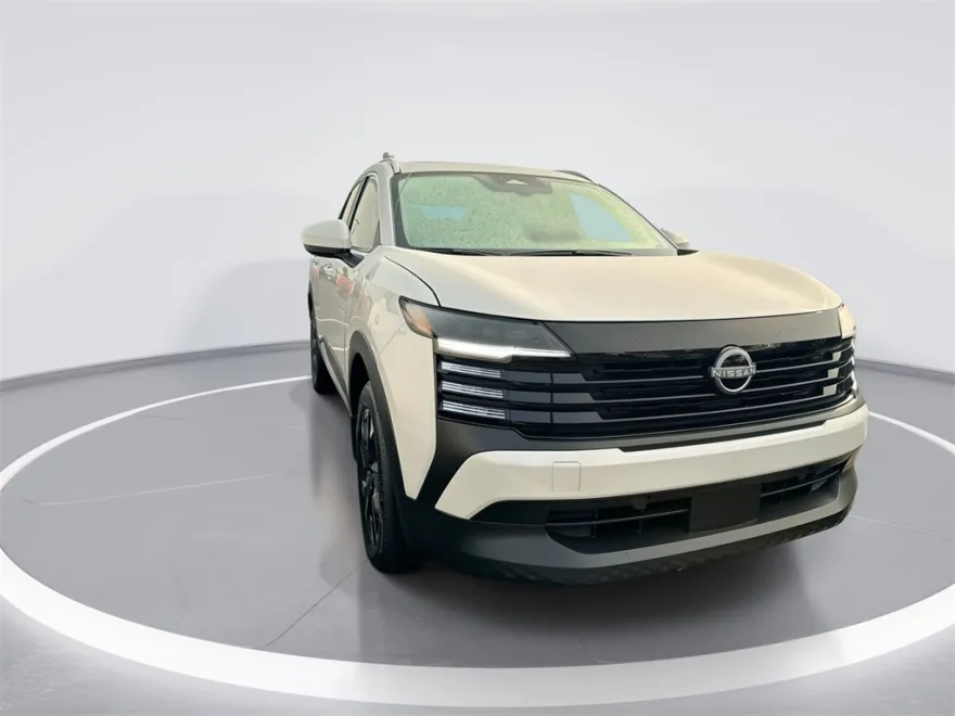 2025 Nissan Kicks SV photo 1