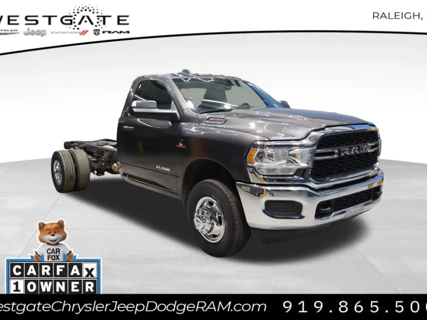 2022 Ram 3500 Tradesman photo 1
