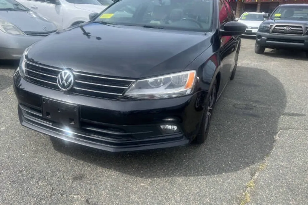 2016 Volkswagen Jetta 1.8T Sport photo 1