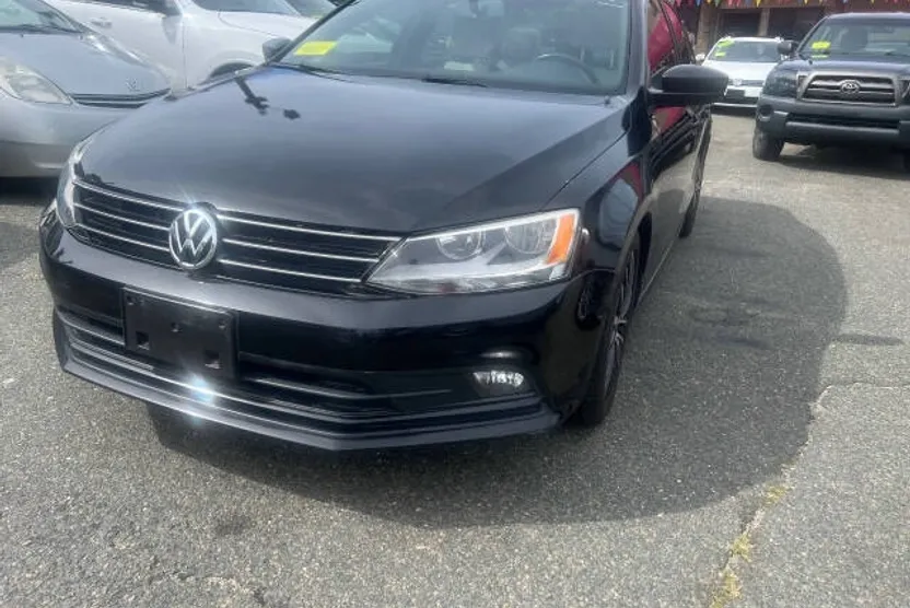 2016 Volkswagen Jetta 1.8T Sport photo 1