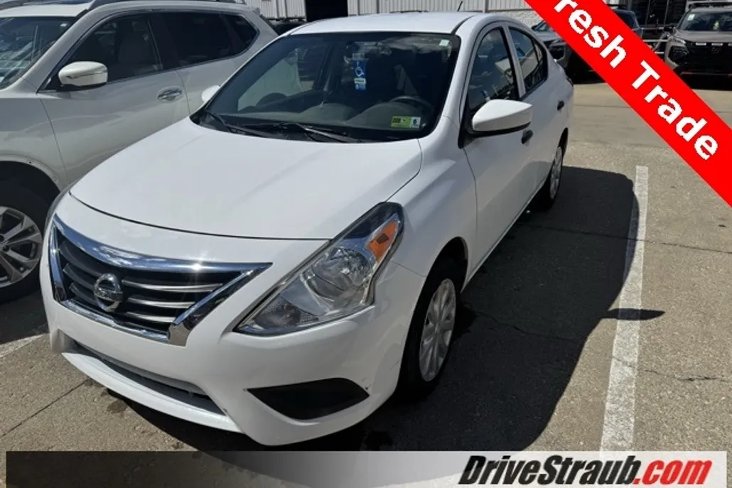 2018 Nissan Versa 1.6 Plus photo 1