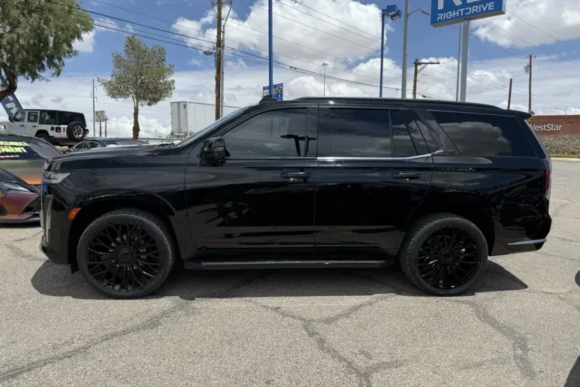 2023 Cadillac Escalade Premium Luxury photo 1