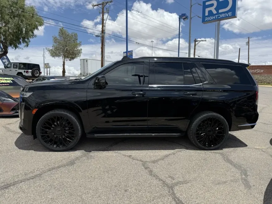 2023 Cadillac Escalade Premium Luxury photo 1