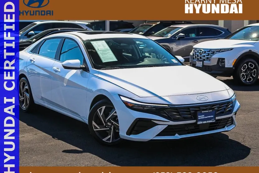 2024 Hyundai Elantra SEL photo 1
