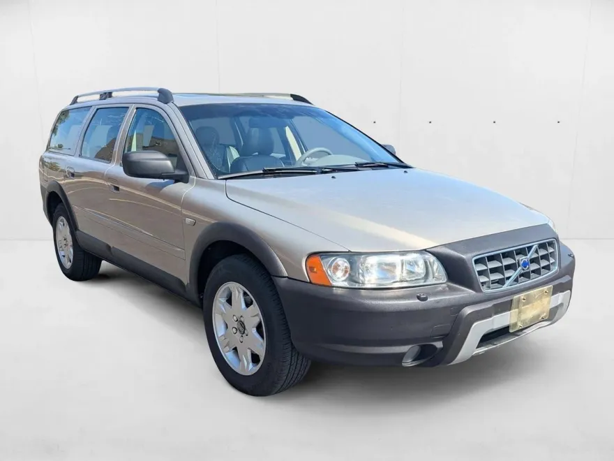2005 Volvo XC70 photo 1