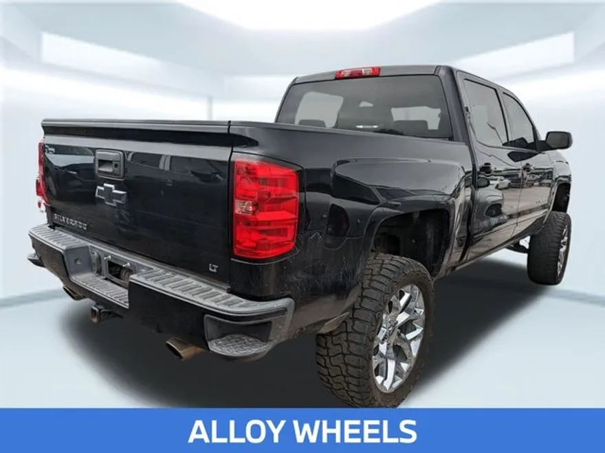2017 Chevrolet Silverado 1500 LT photo 1