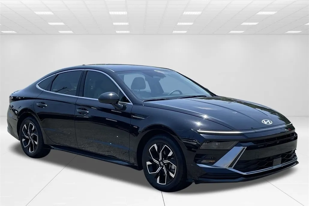 2024 Hyundai Sonata SEL photo 1