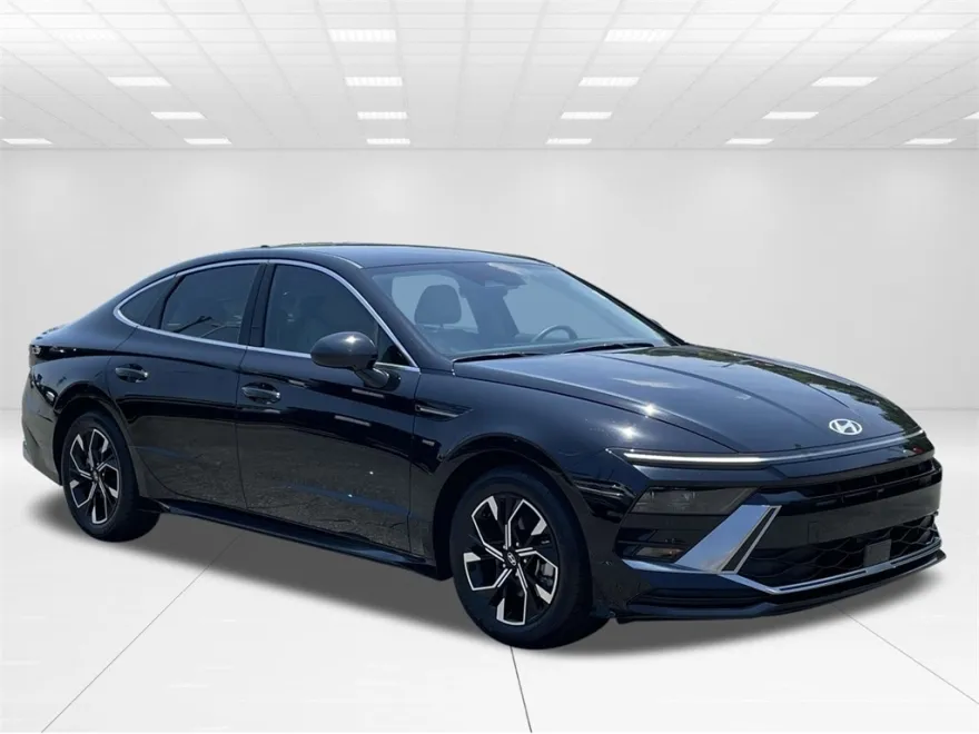 2024 Hyundai Sonata SEL photo 1