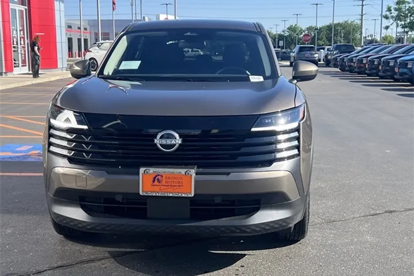 2025 Nissan Kicks SV photo 1