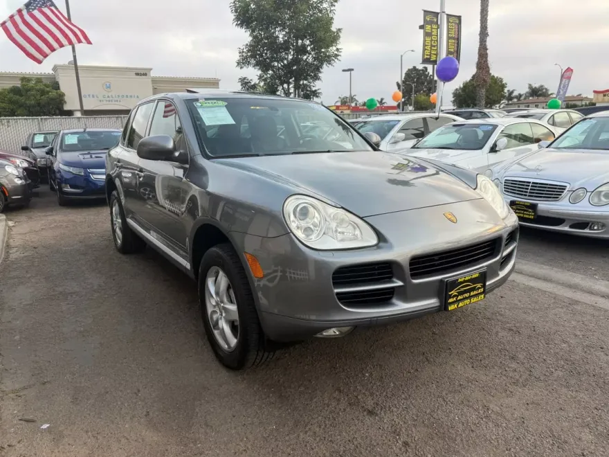 2005 Porsche Cayenne S photo 1