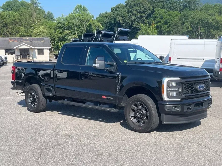 2023 Ford F-350 Lariat photo 1