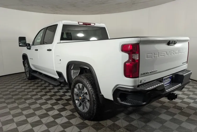 2026 Chevrolet Silverado 2500HD Custom photo 1