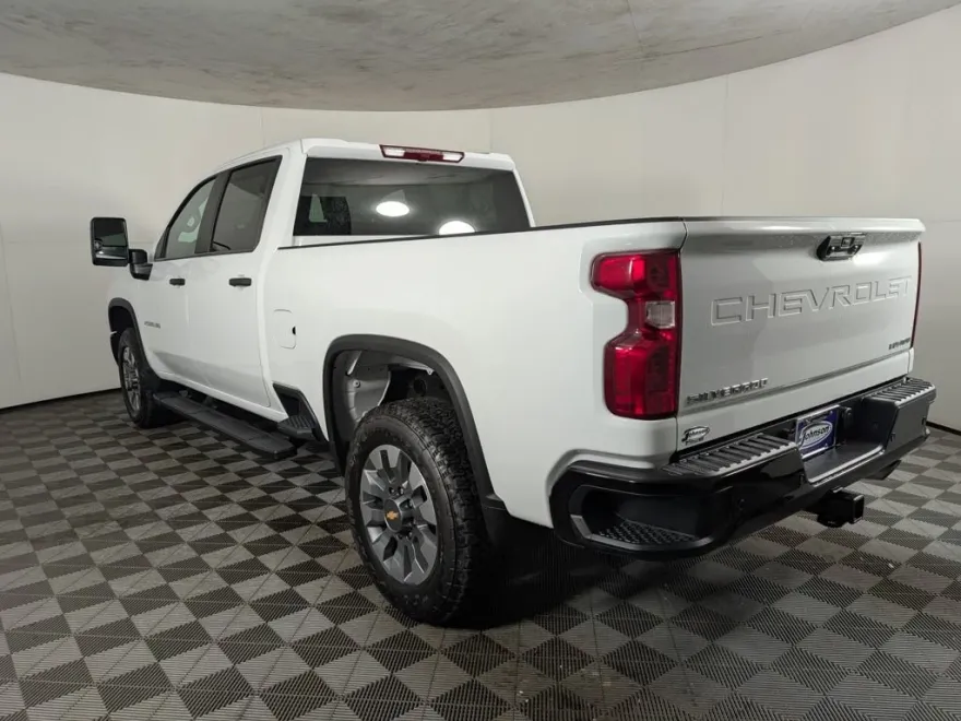 2026 Chevrolet Silverado 2500HD Custom photo 1